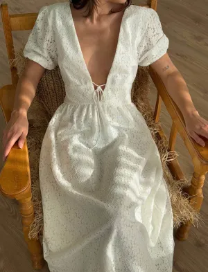 Breezy Boho Maxi: White Open Back Dress for Summer Days