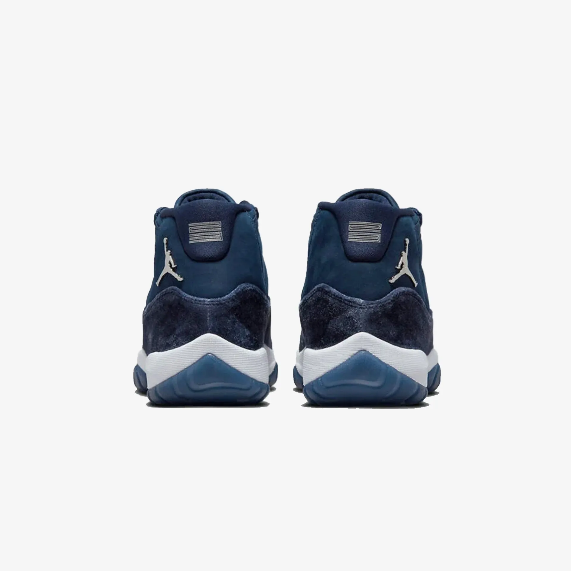 Jordan | WMN'S AIR JORDAN 11 RETRO  { MIDNIGHT NAVY/METALLIC SILVER